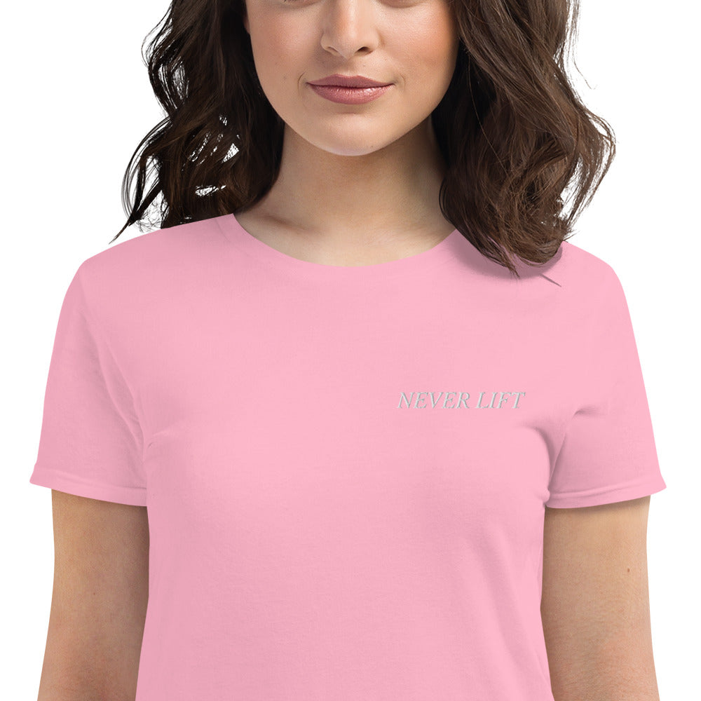 Women's NEVER LIFT t-shirt